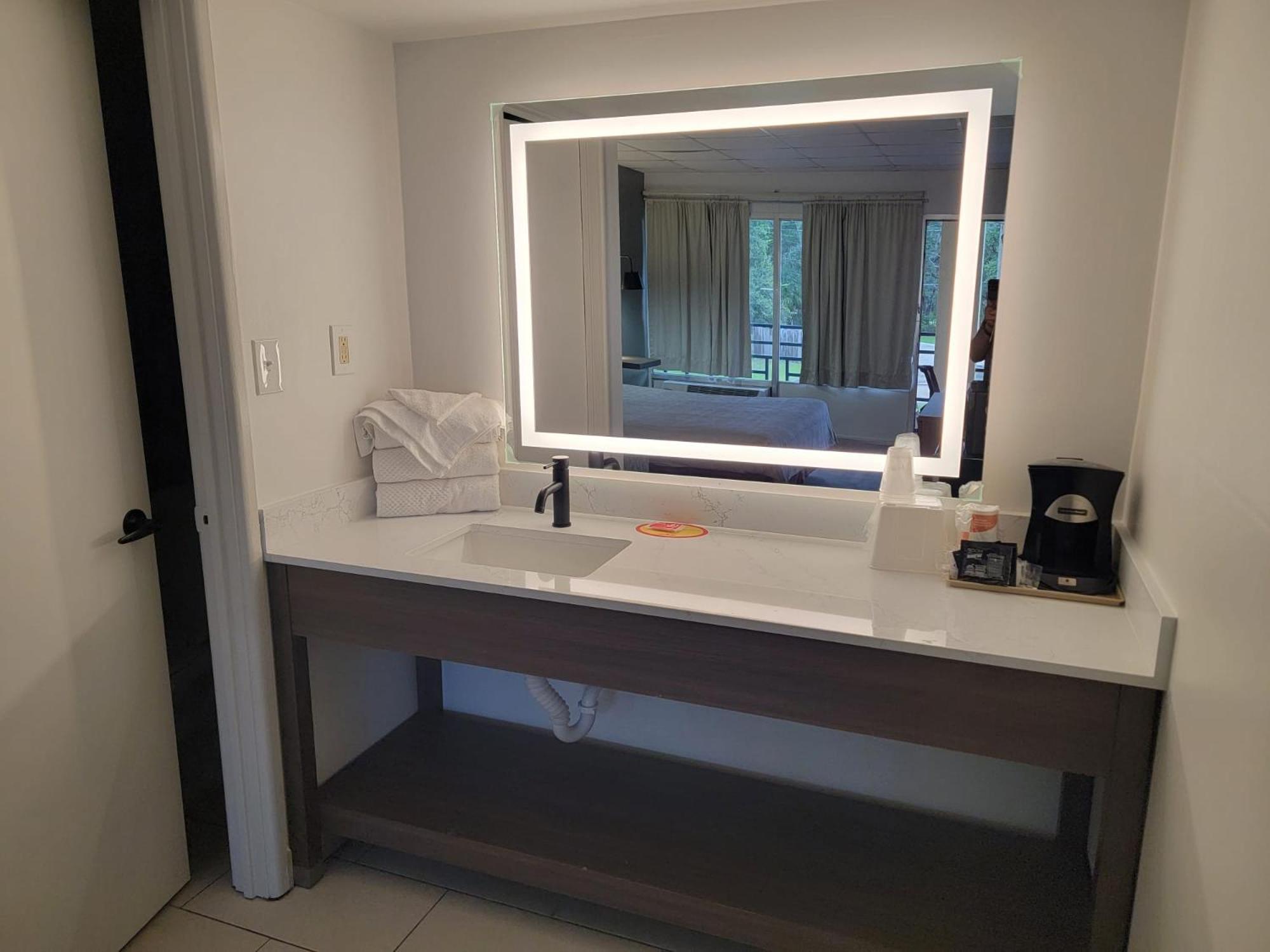 Econo Lodge Perry Luaran gambar